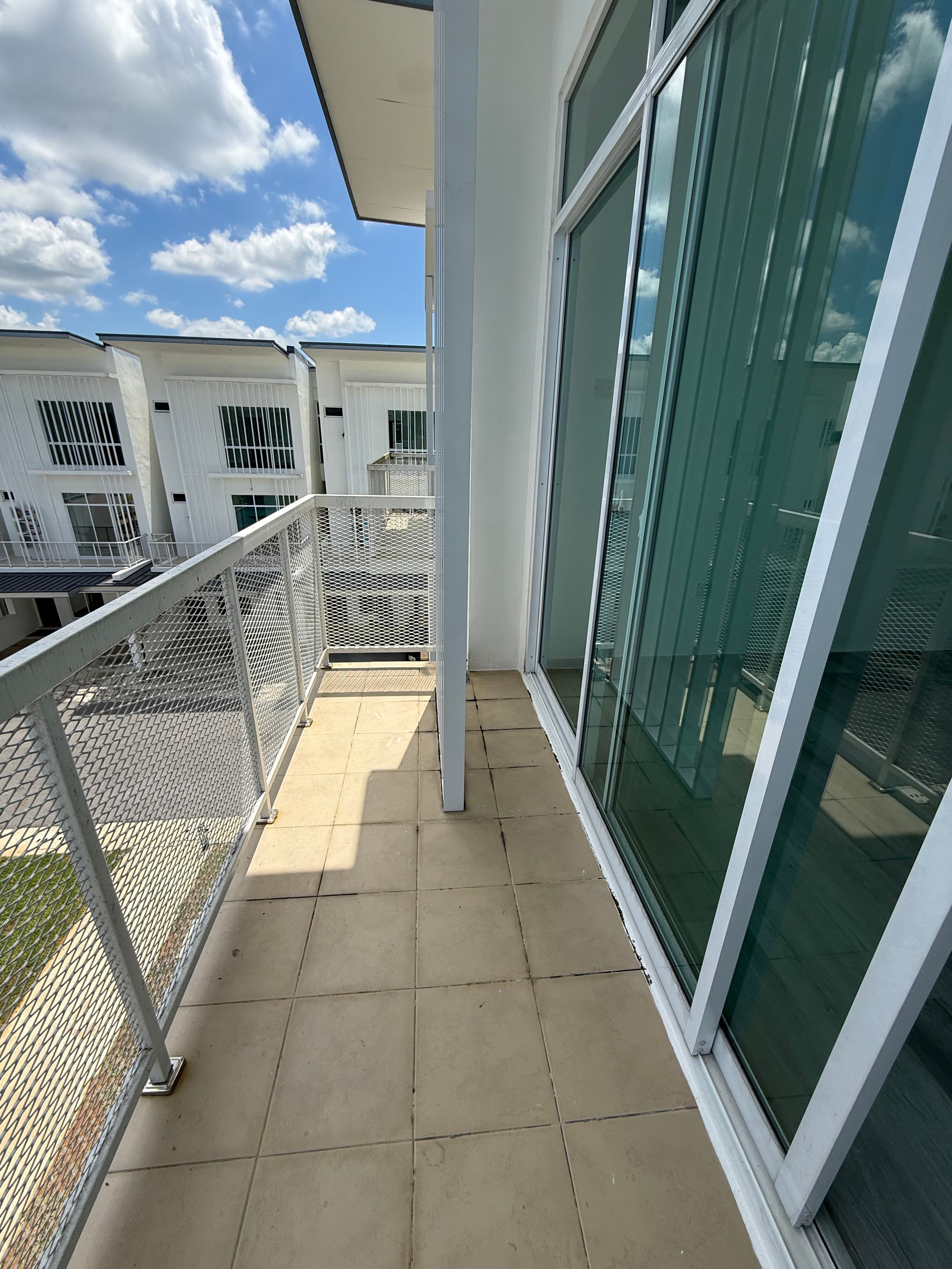 Marq Suites Townhouse Upper Unit — photo 4